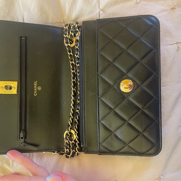 Chanel lamb skin quilted wallet on chain - Picture 6 of 6
